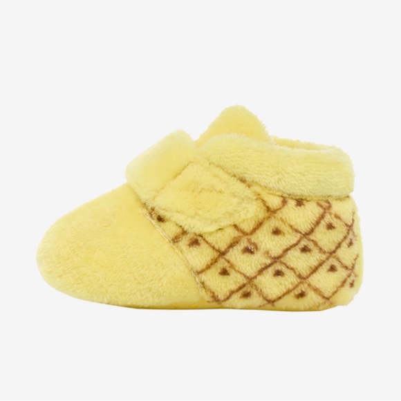 Baby Uggs 🍍 - Picture 2 of 4